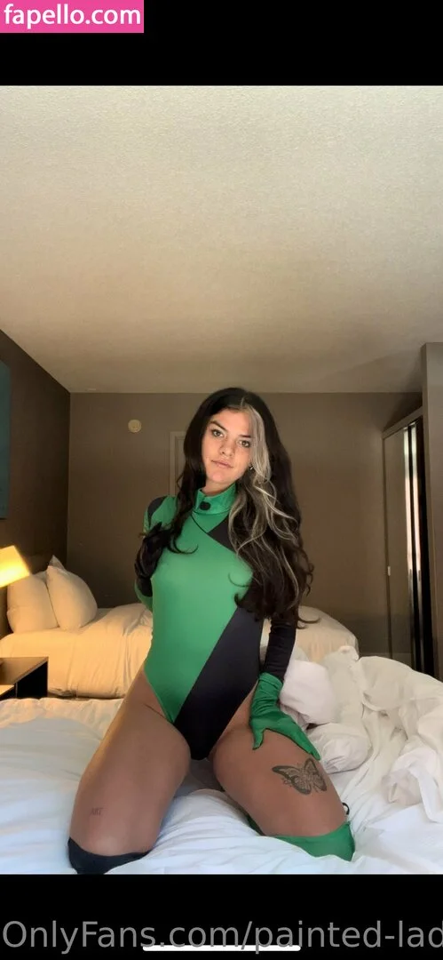 issameg Onlyfans Photo Gallery 