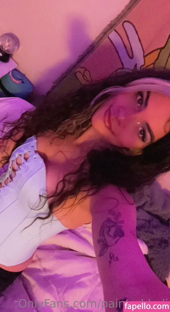 issameg Onlyfans Photo Gallery 