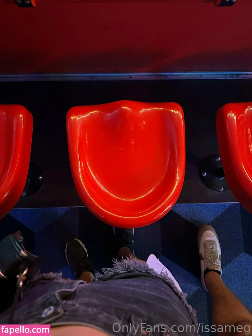 issameg Onlyfans Photo Gallery 