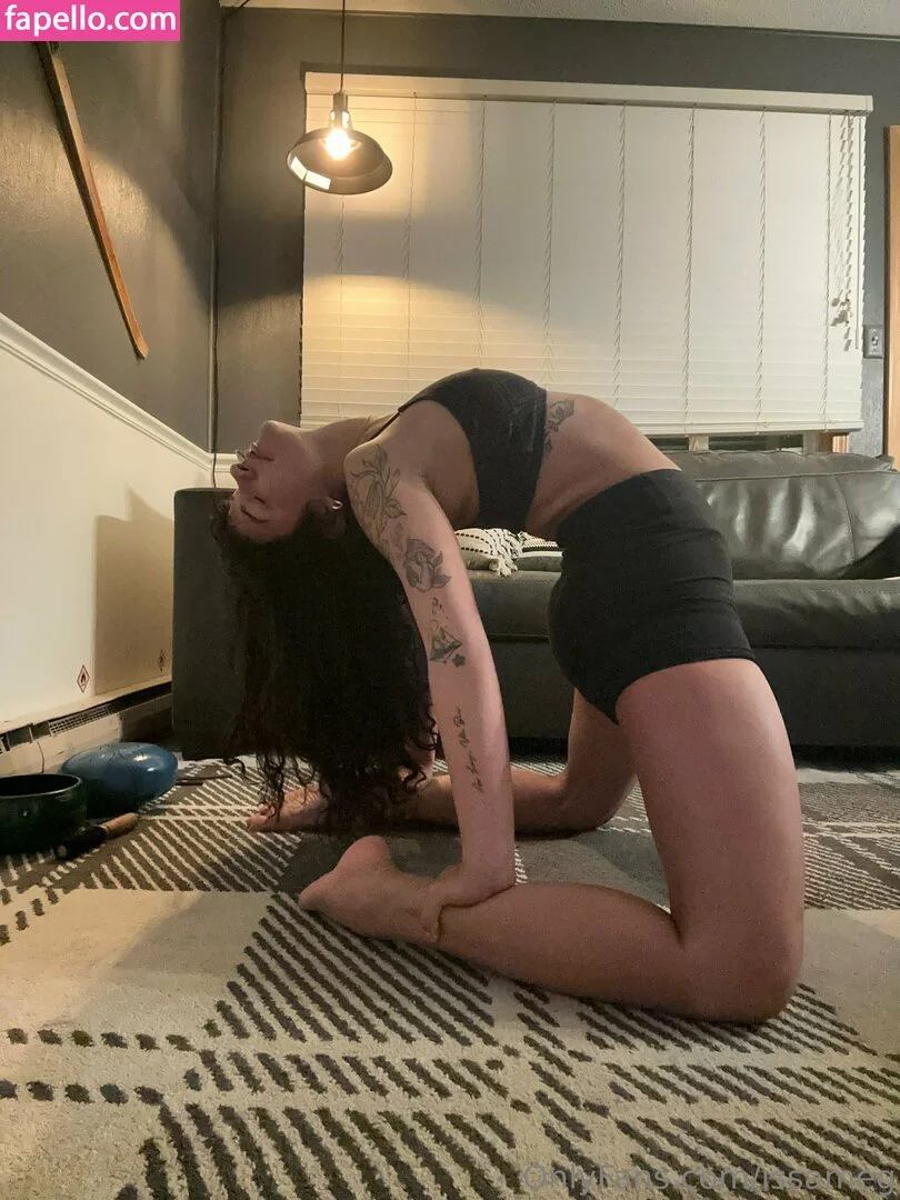 issameg Onlyfans Photo Gallery 