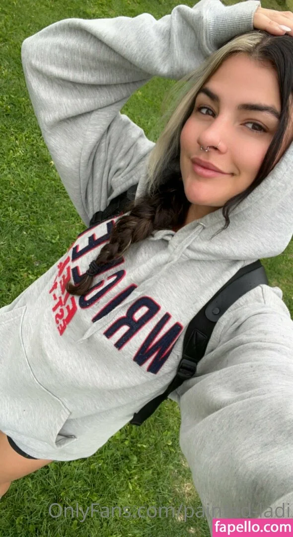 issameg Onlyfans Photo Gallery 