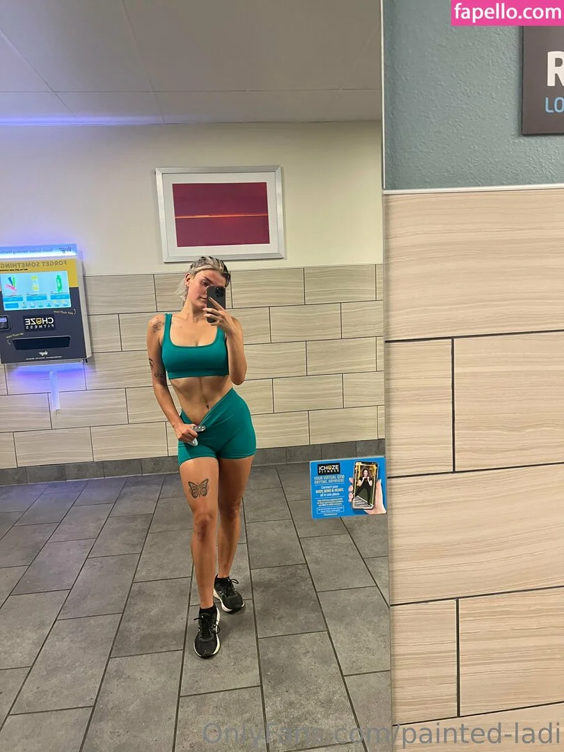 issameg Onlyfans Photo Gallery 