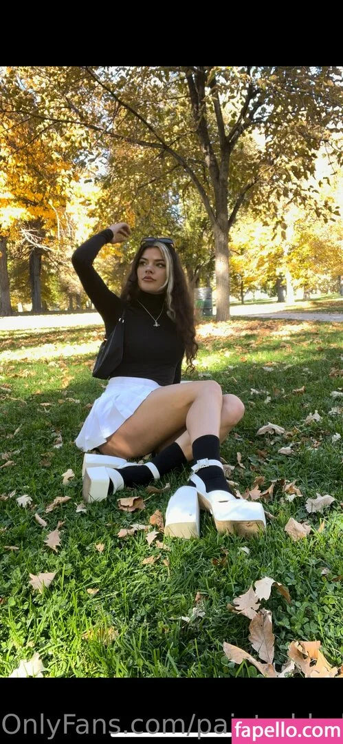 issameg Onlyfans Photo Gallery 