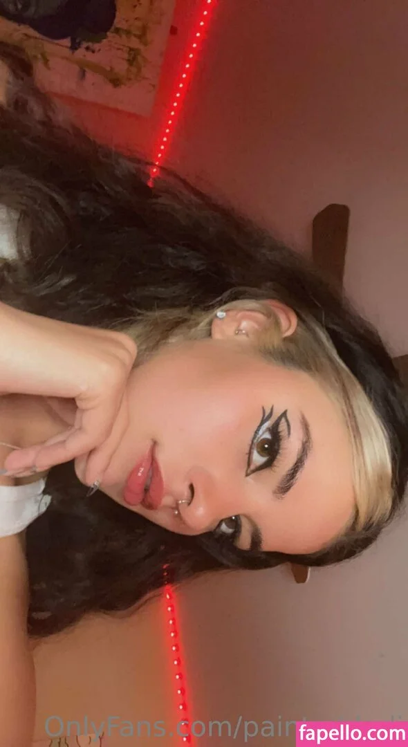 issameg Onlyfans Photo Gallery 