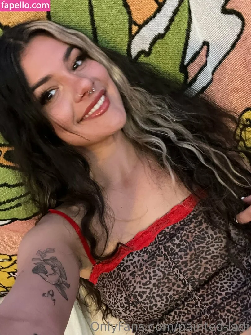 issameg Onlyfans Photo Gallery 