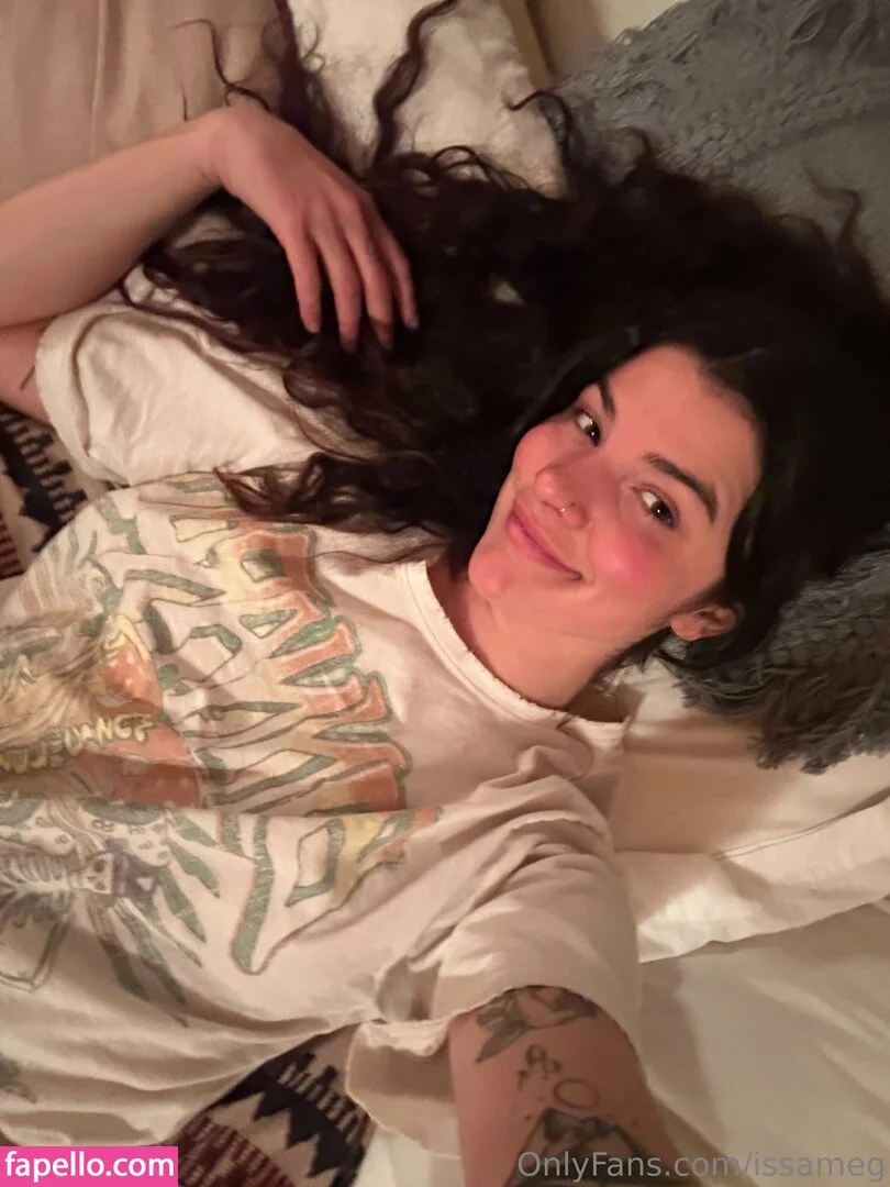 issameg Onlyfans Photo Gallery 