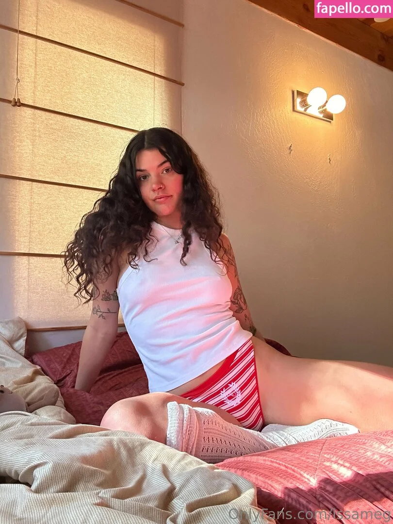 issameg Onlyfans Photo Gallery 