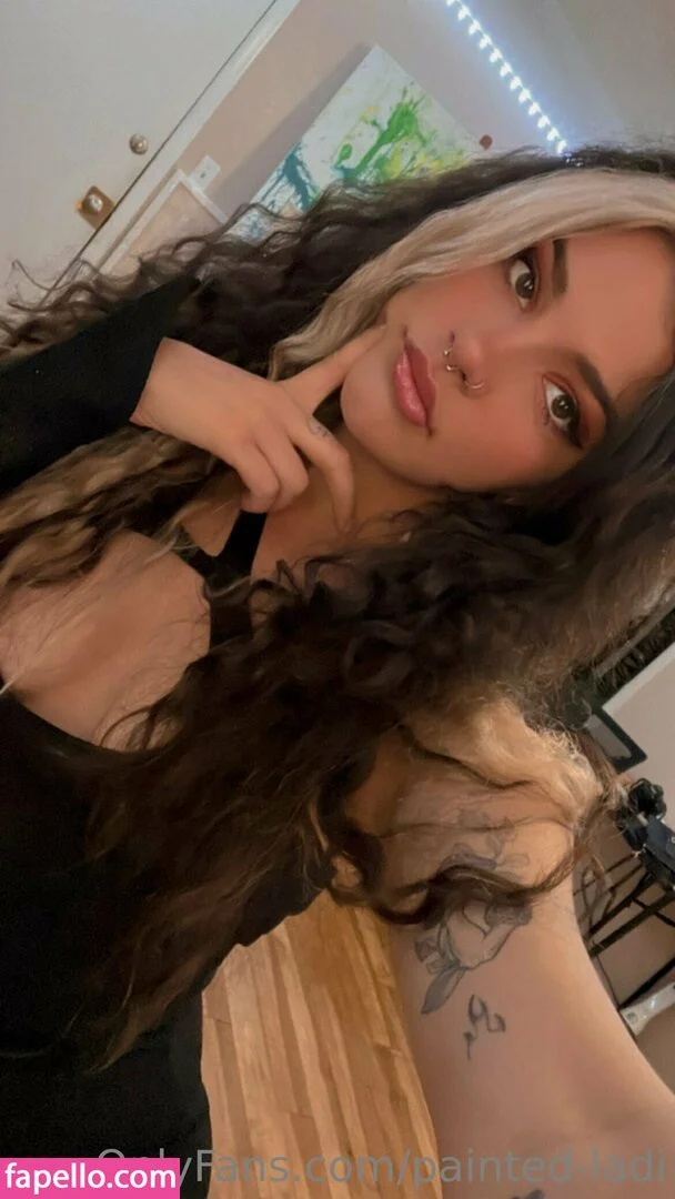 issameg Onlyfans Photo Gallery 