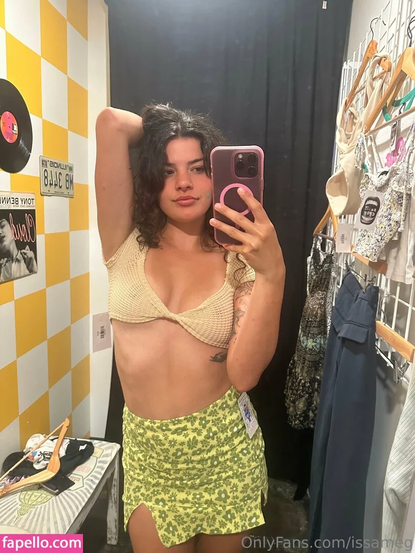 issameg Onlyfans Photo Gallery 