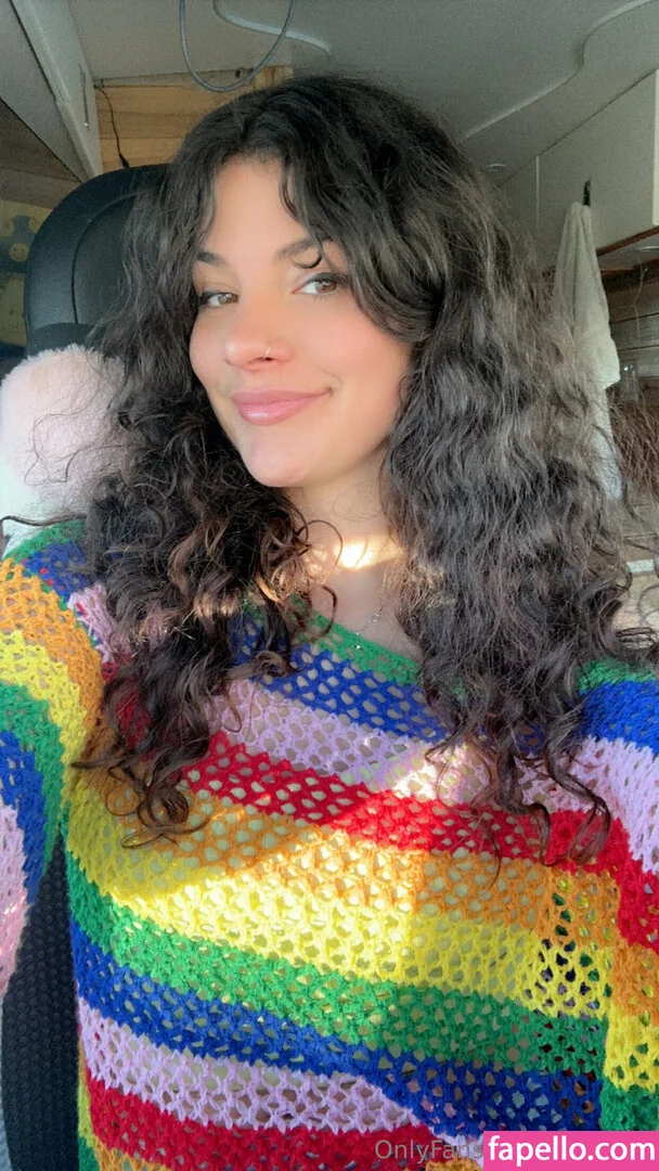 issameg Onlyfans Photo Gallery 