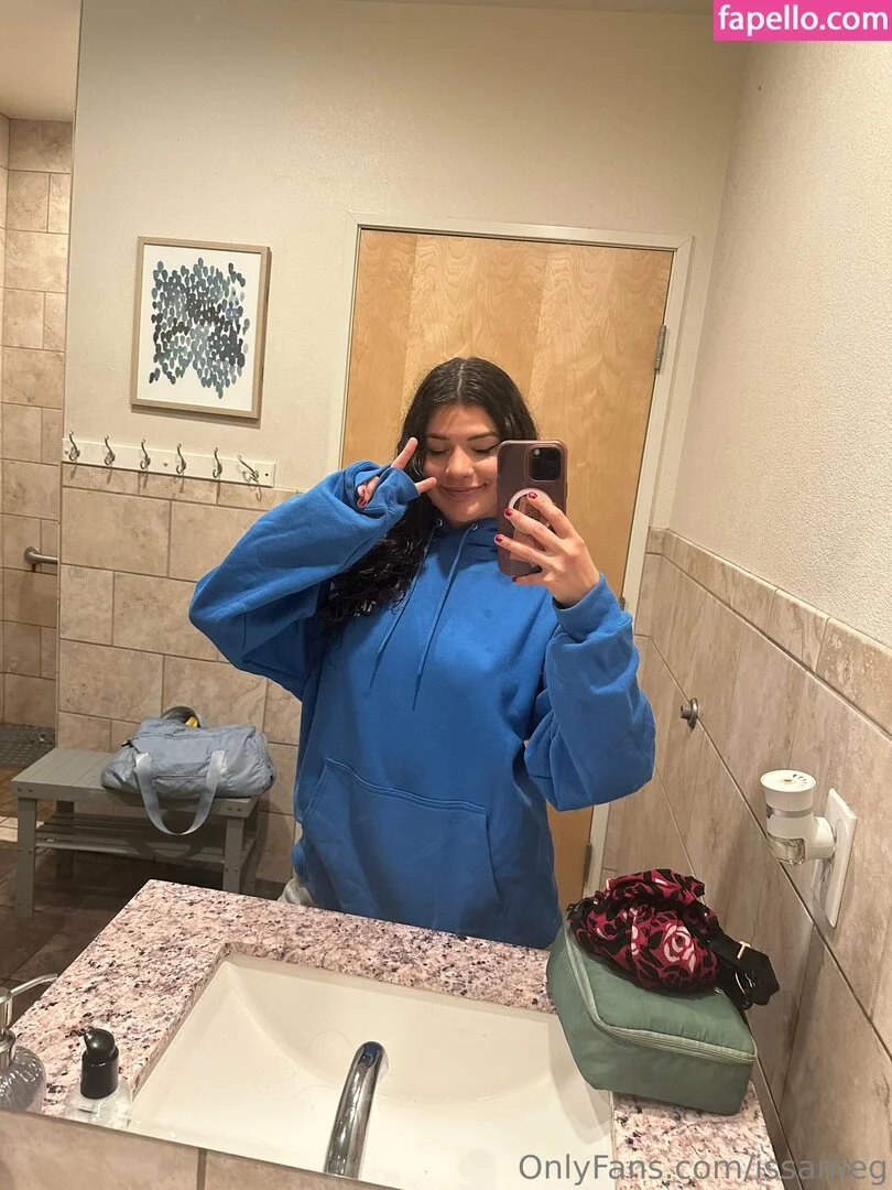 issameg Onlyfans Photo Gallery 