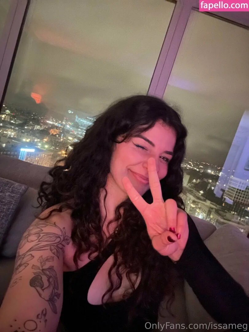 issameg Onlyfans Photo Gallery 