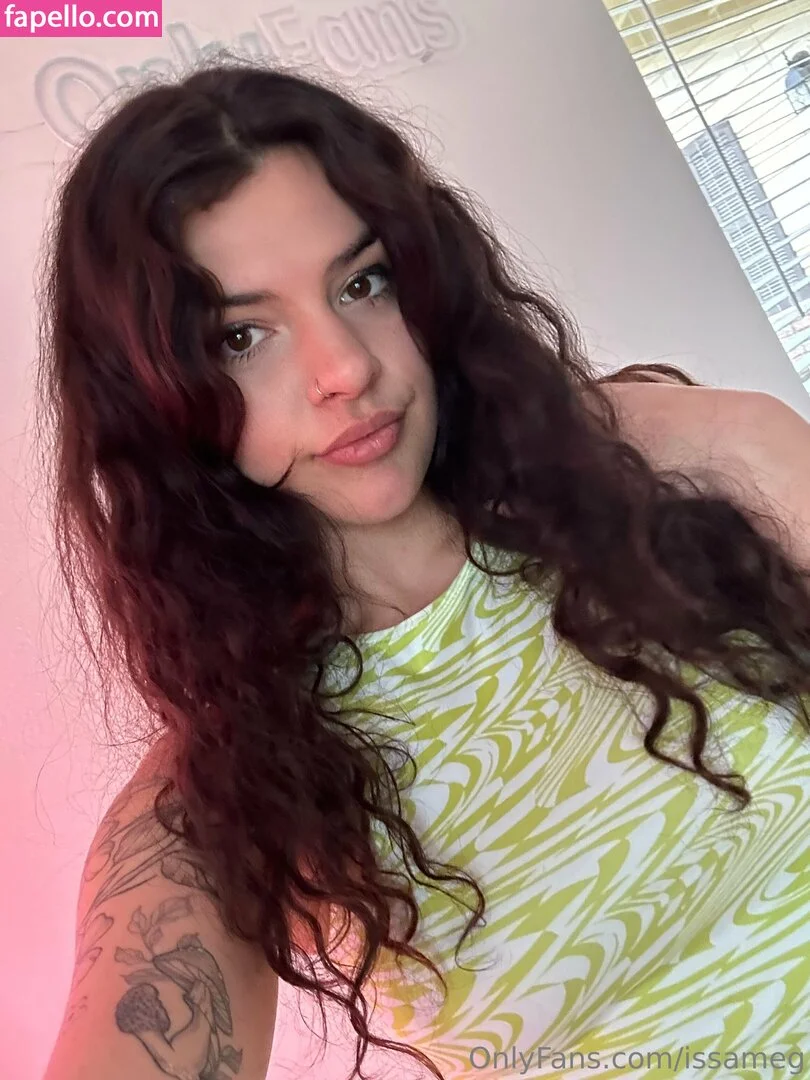 issameg Onlyfans Photo Gallery 