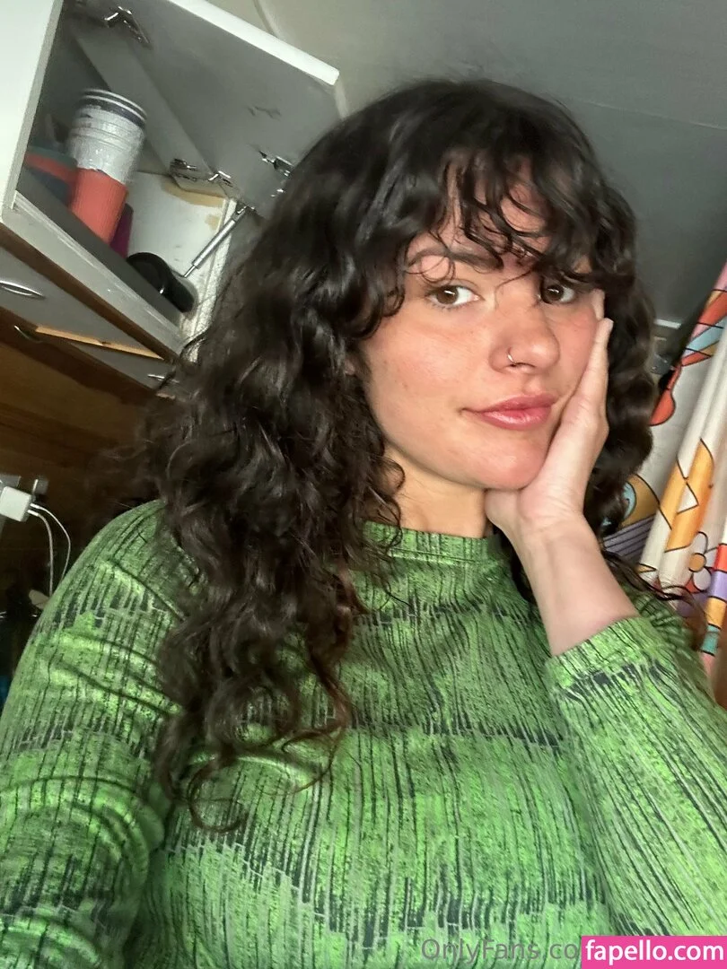 issameg Onlyfans Photo Gallery 