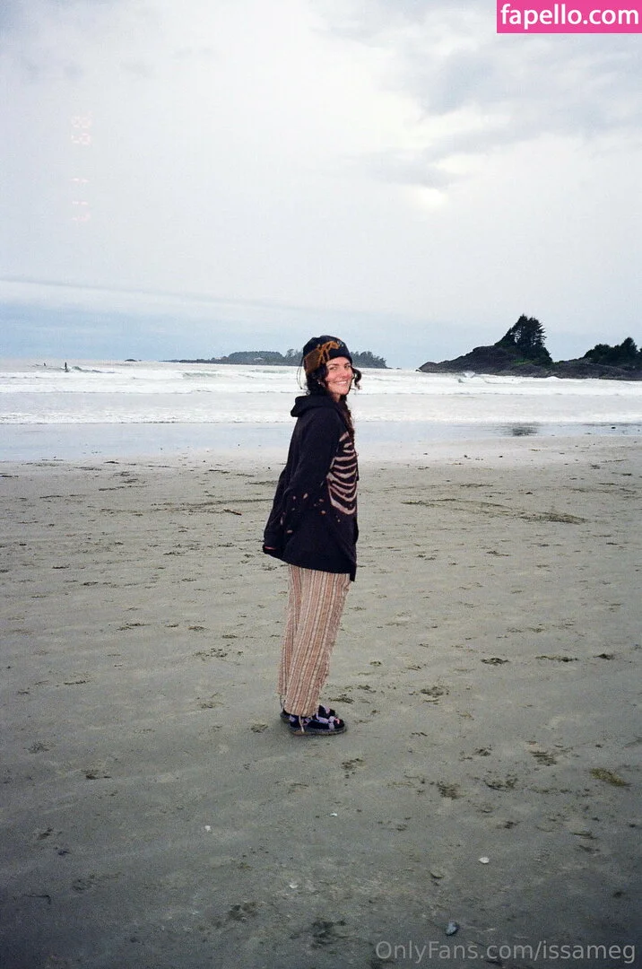 issameg Onlyfans Photo Gallery 