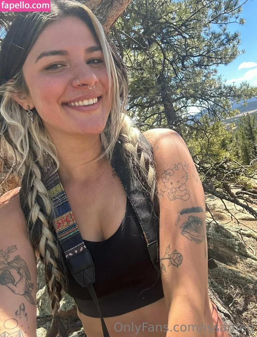 issameg Onlyfans Photo Gallery 