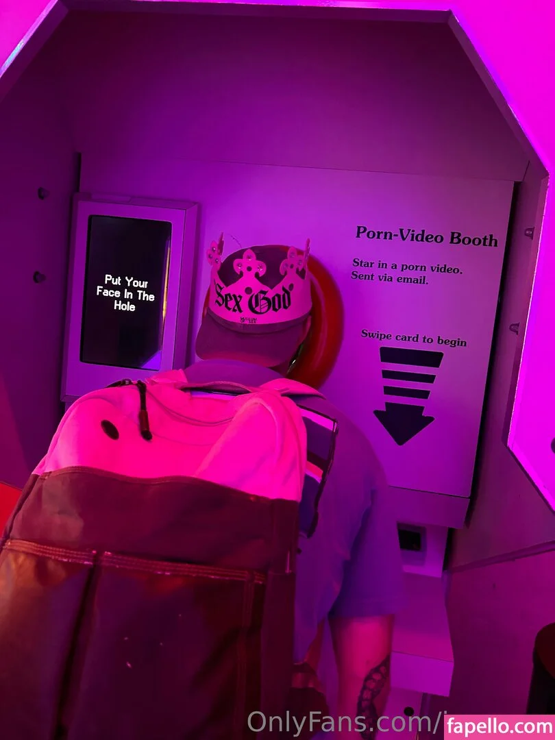 issameg Onlyfans Photo Gallery 