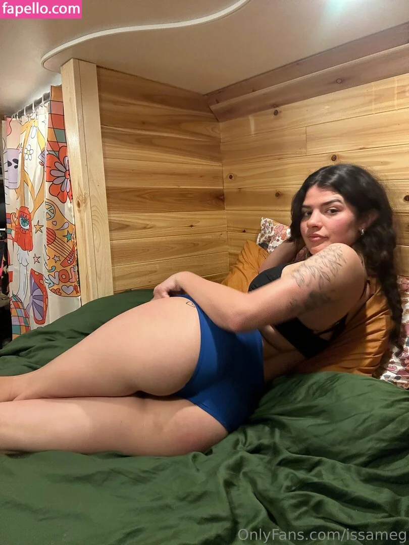 issameg Onlyfans Photo Gallery 