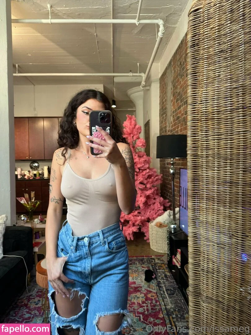 issameg Onlyfans Photo Gallery 