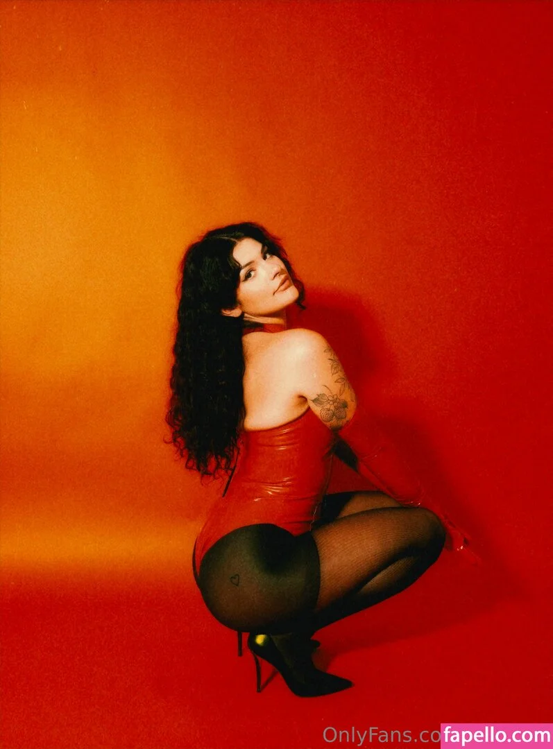 issameg Onlyfans Photo Gallery 