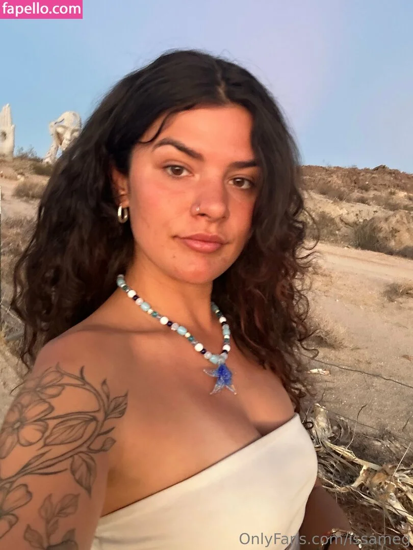 issameg Onlyfans Photo Gallery 