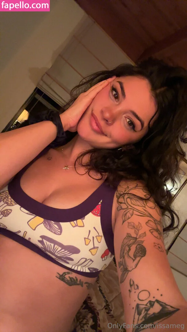 issameg Onlyfans Photo Gallery 