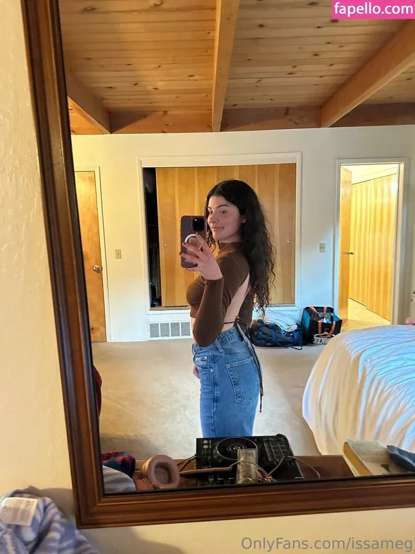 issameg Onlyfans Photo Gallery 