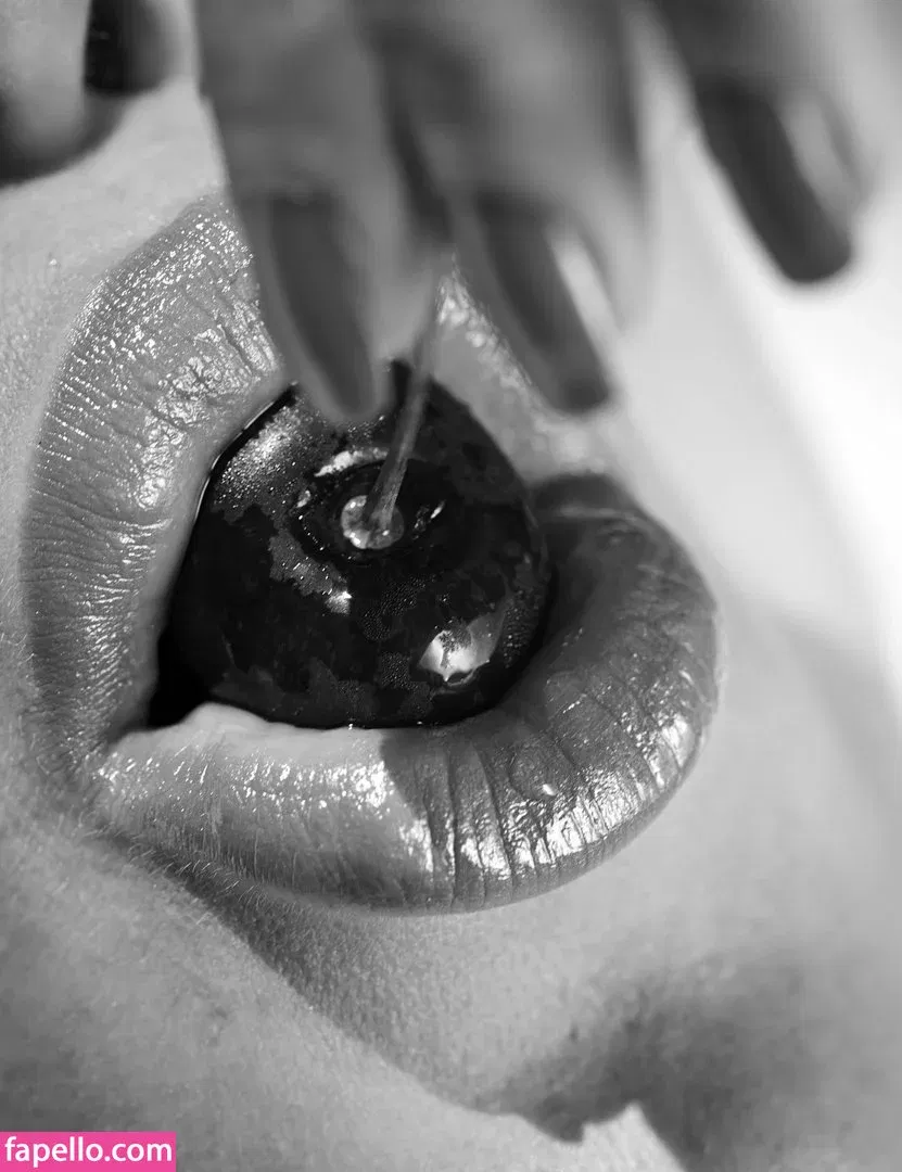 Alissa Harouat Onlyfans Photo Gallery 