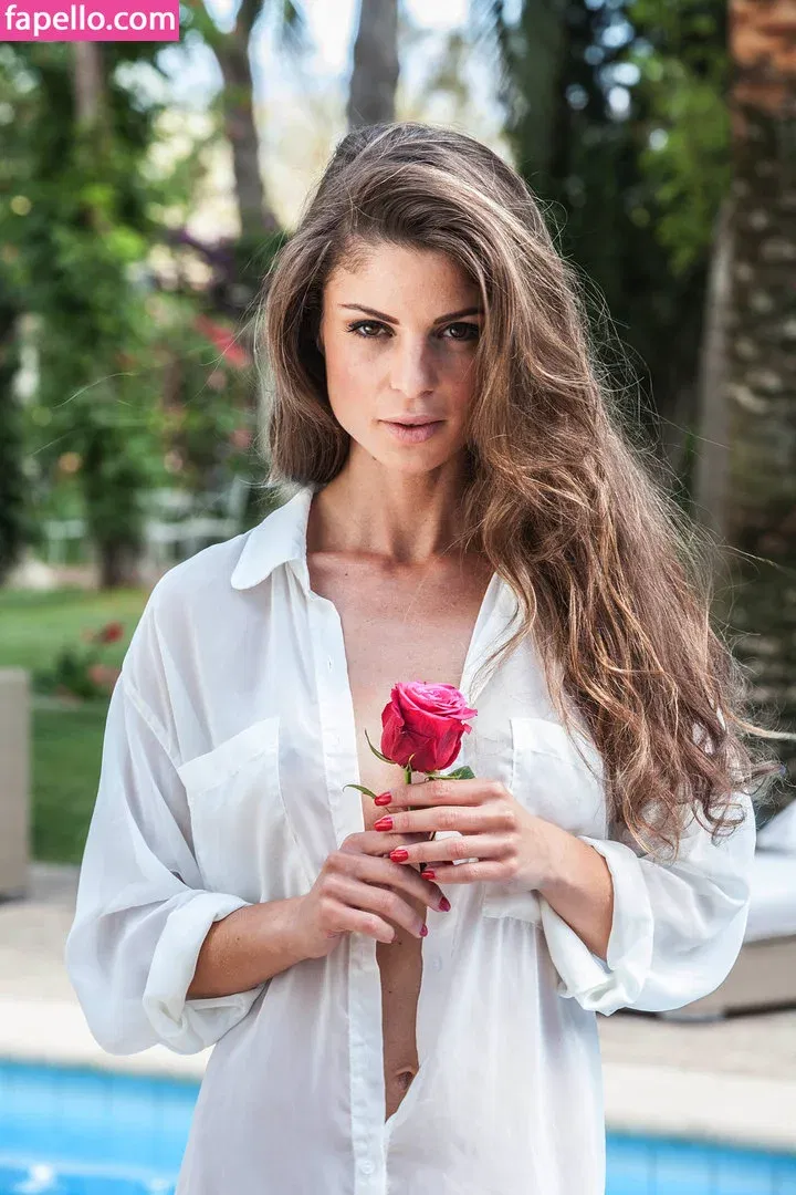 Alissa Harouat Onlyfans Photo Gallery 