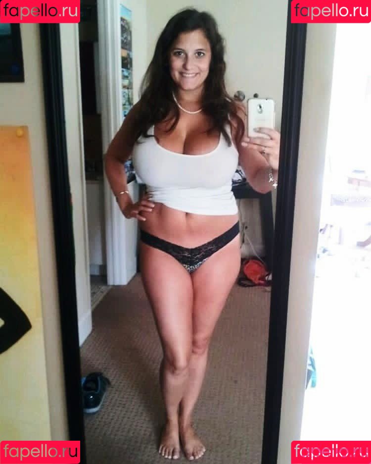 Avery Milla Onlyfans Photo Gallery 