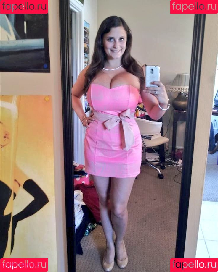 Avery Milla Onlyfans Photo Gallery 