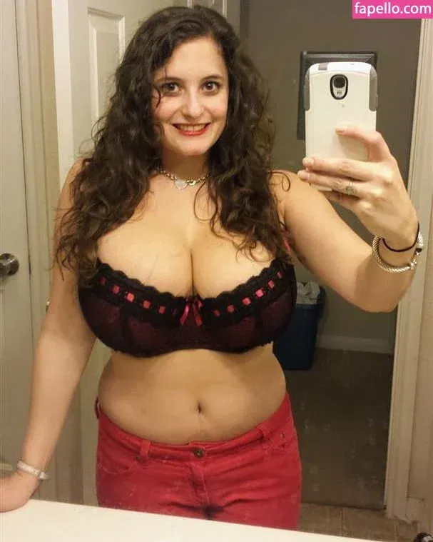 Avery Milla Onlyfans Photo Gallery 