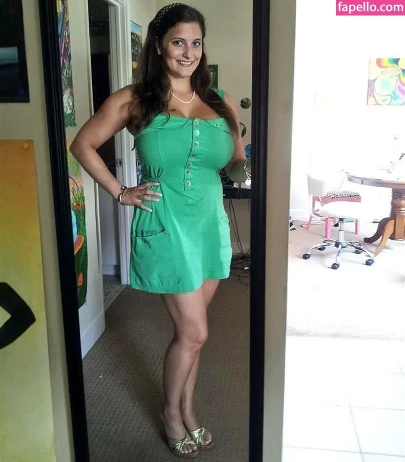 Avery Milla Onlyfans Photo Gallery 