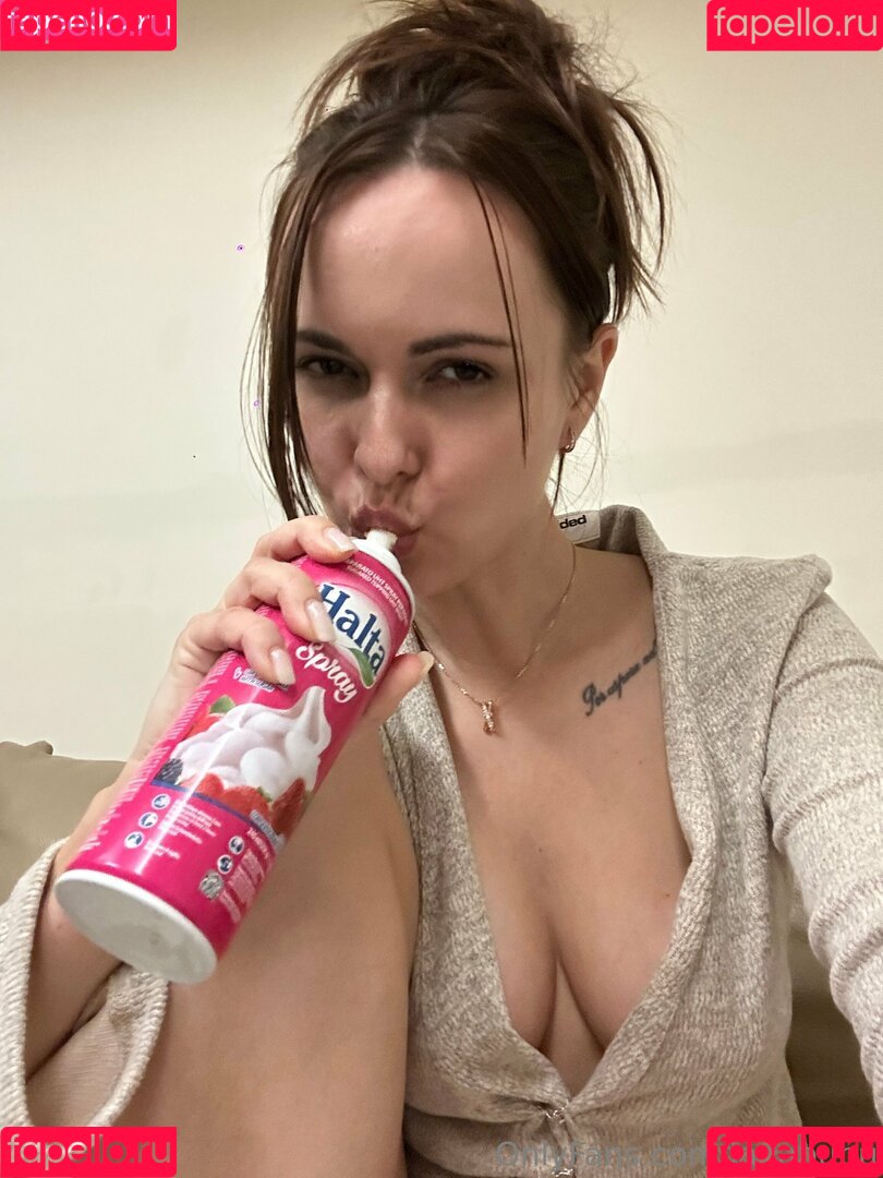 janabubu Onlyfans Photo Gallery 