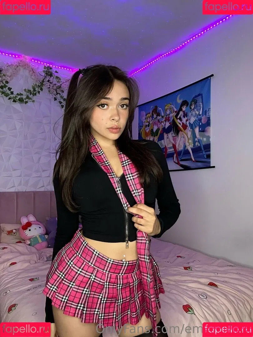 emiserinaa Onlyfans Photo Gallery 