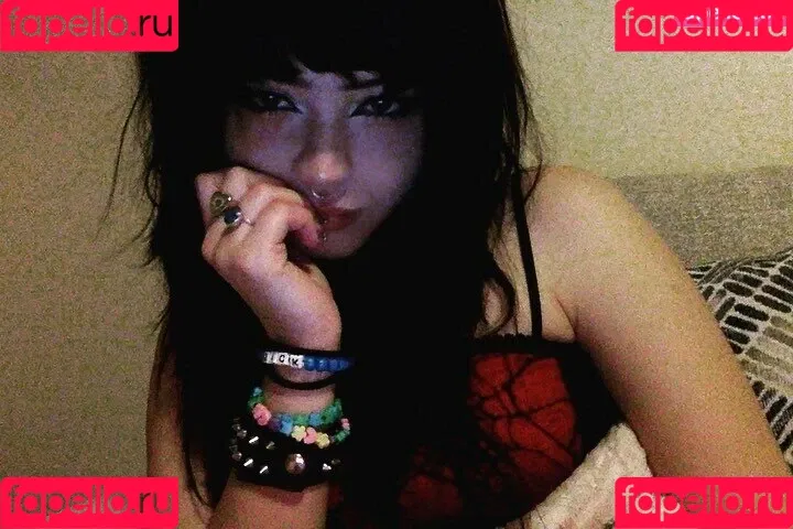 vampir3kitt3n Onlyfans Photo Gallery 