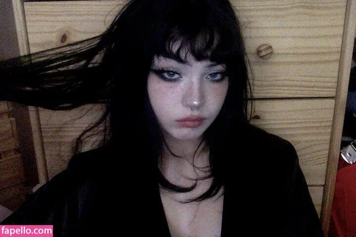 vampir3kitt3n Onlyfans Photo Gallery 