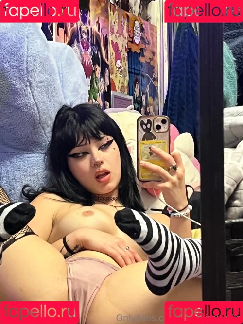 vampir3kitt3n Onlyfans Photo Gallery 