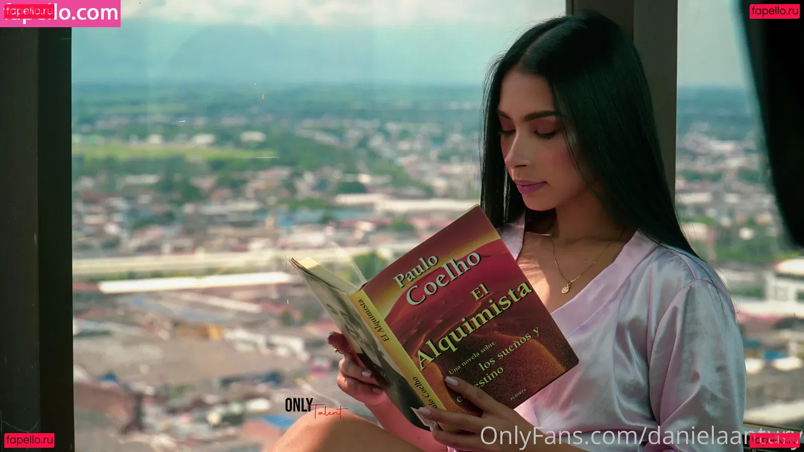 danielaantury Onlyfans Photo Gallery 