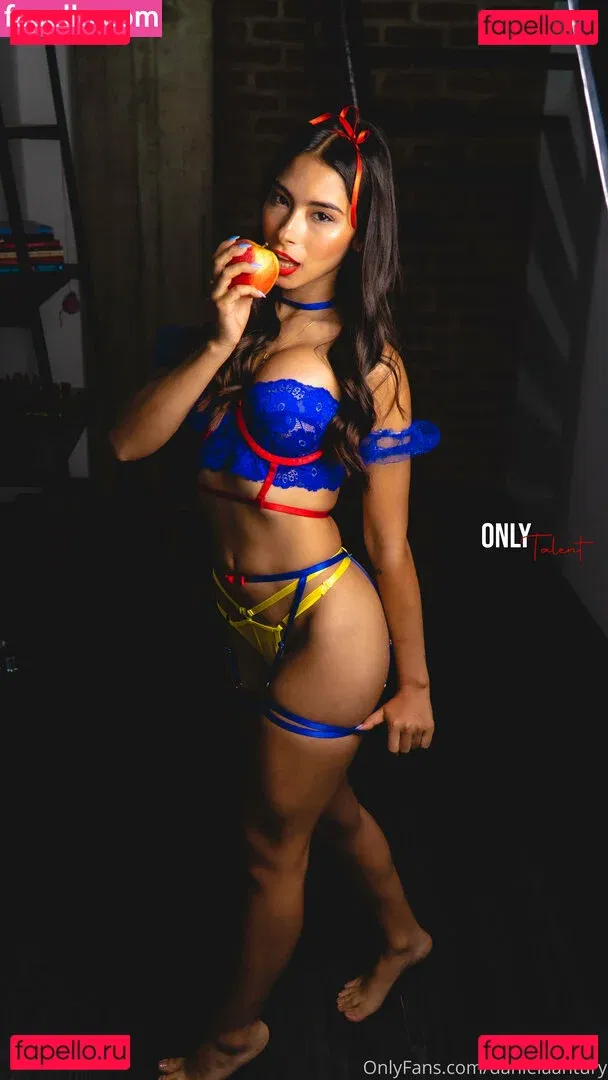 danielaantury Onlyfans Photo Gallery 