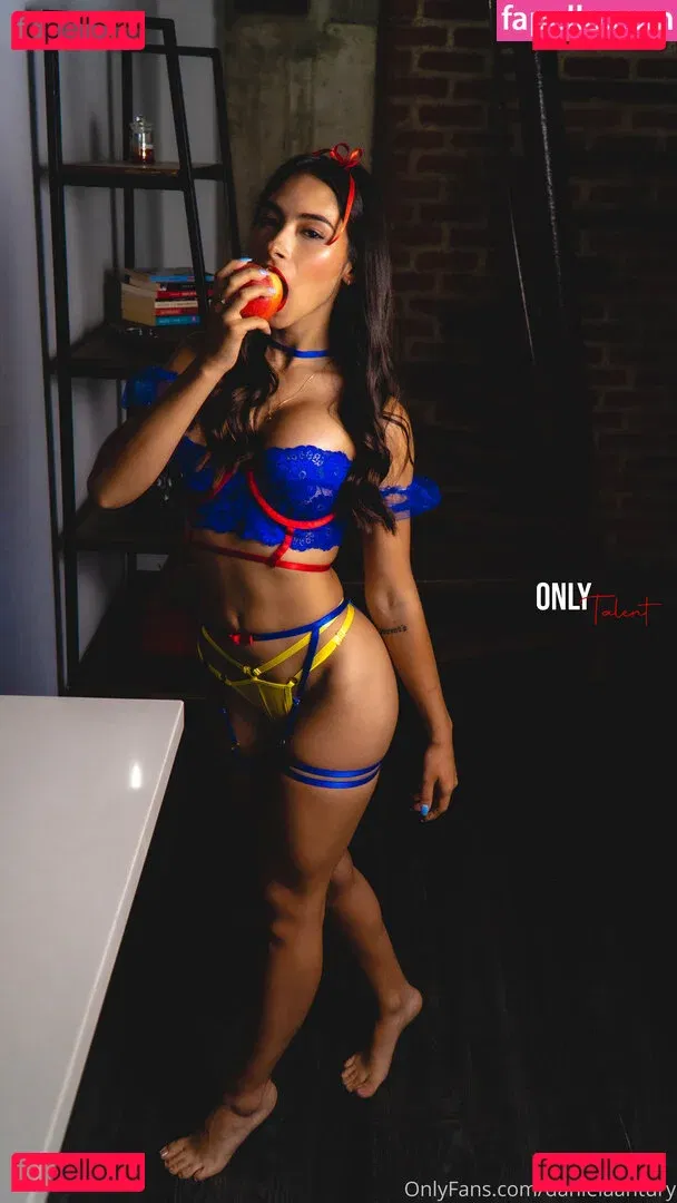 danielaantury Onlyfans Photo Gallery 