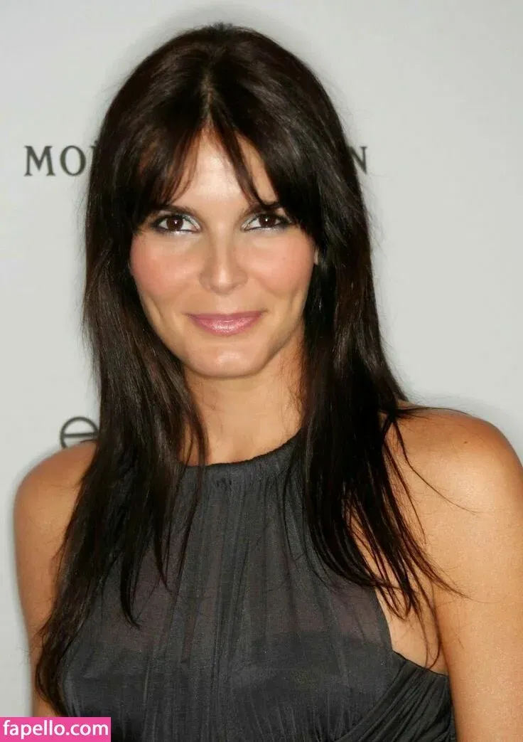 Angie Harmon Onlyfans Photo Gallery 