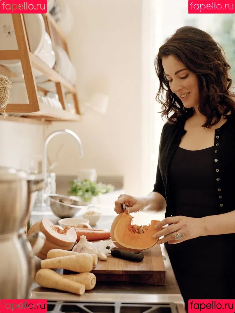 Nigella Lawson Onlyfans Photo Gallery 