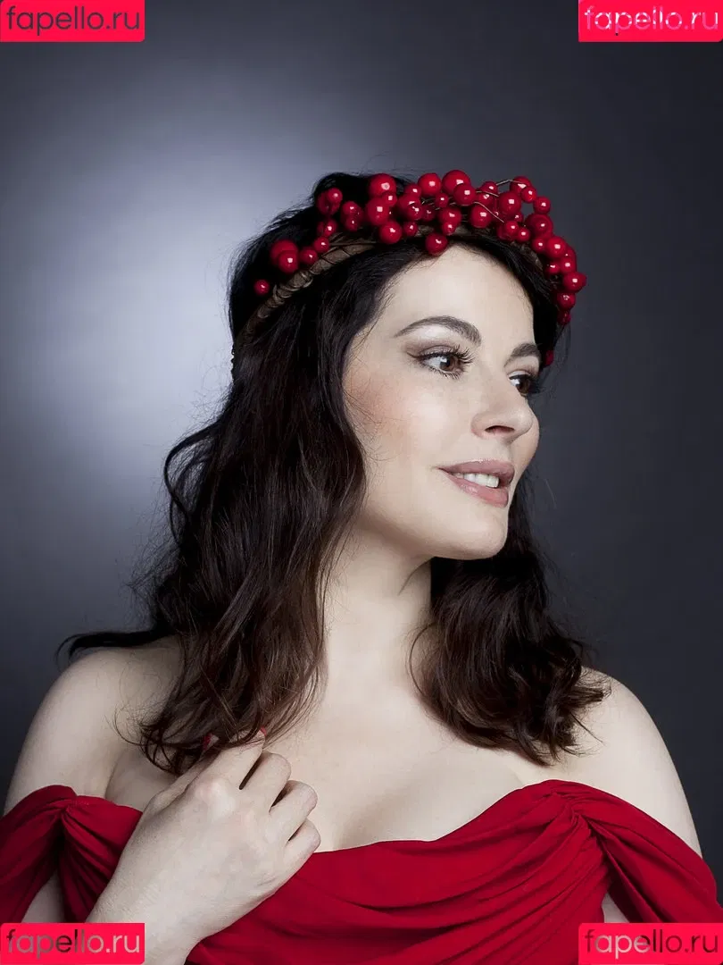 Nigella Lawson Onlyfans Photo Gallery 