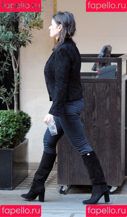 Nigella Lawson Onlyfans Photo Gallery 