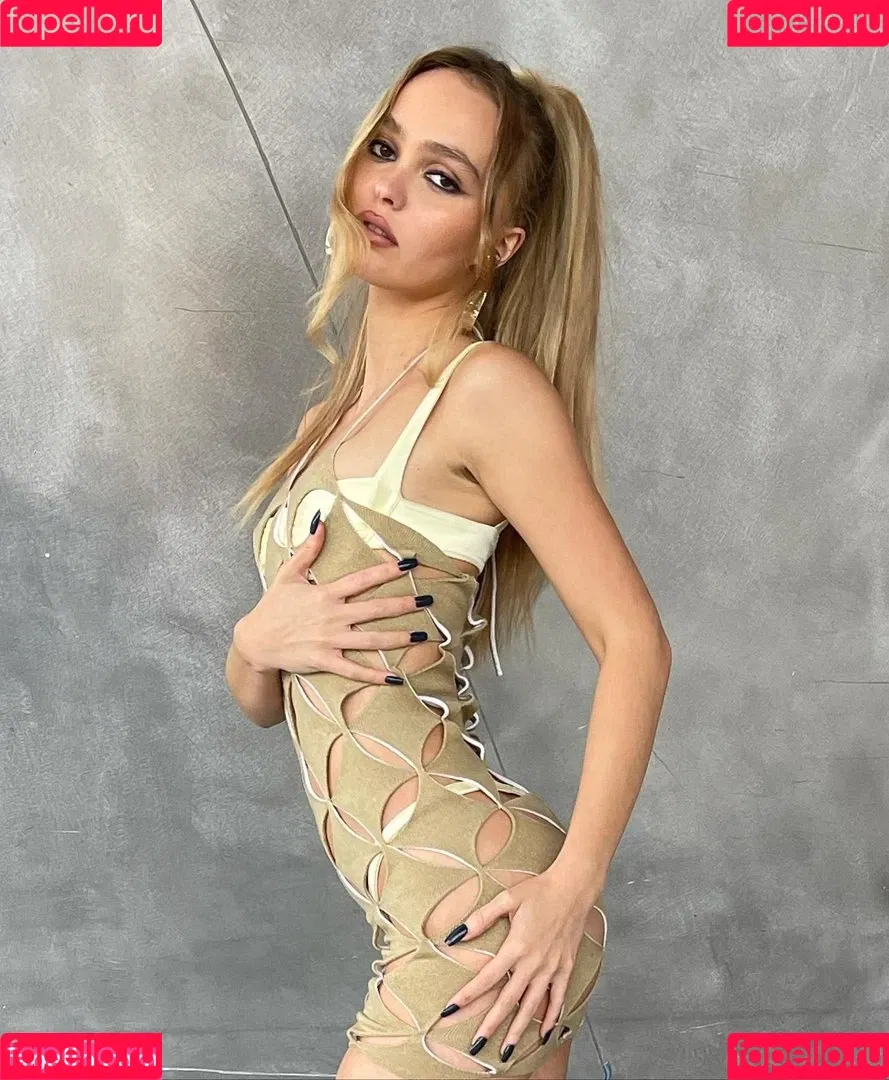 Lily-Rose Depp Onlyfans Photo Gallery 