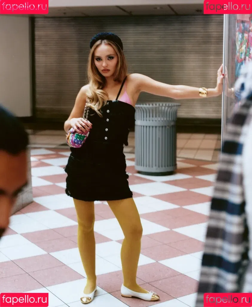 Lily-Rose Depp Onlyfans Photo Gallery 