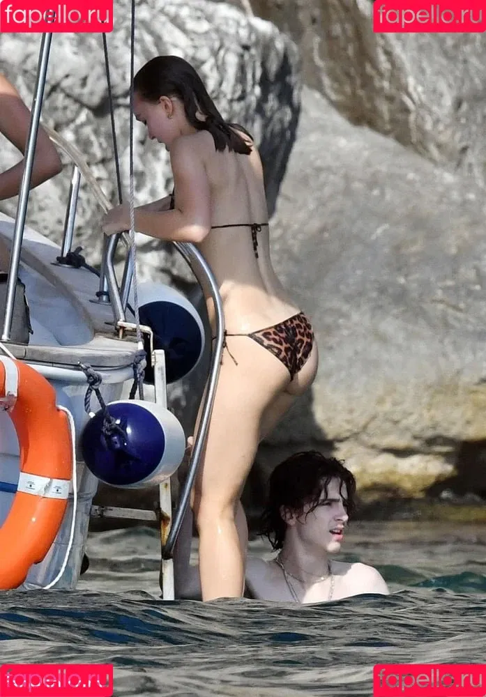 Lily-Rose Depp Onlyfans Photo Gallery 