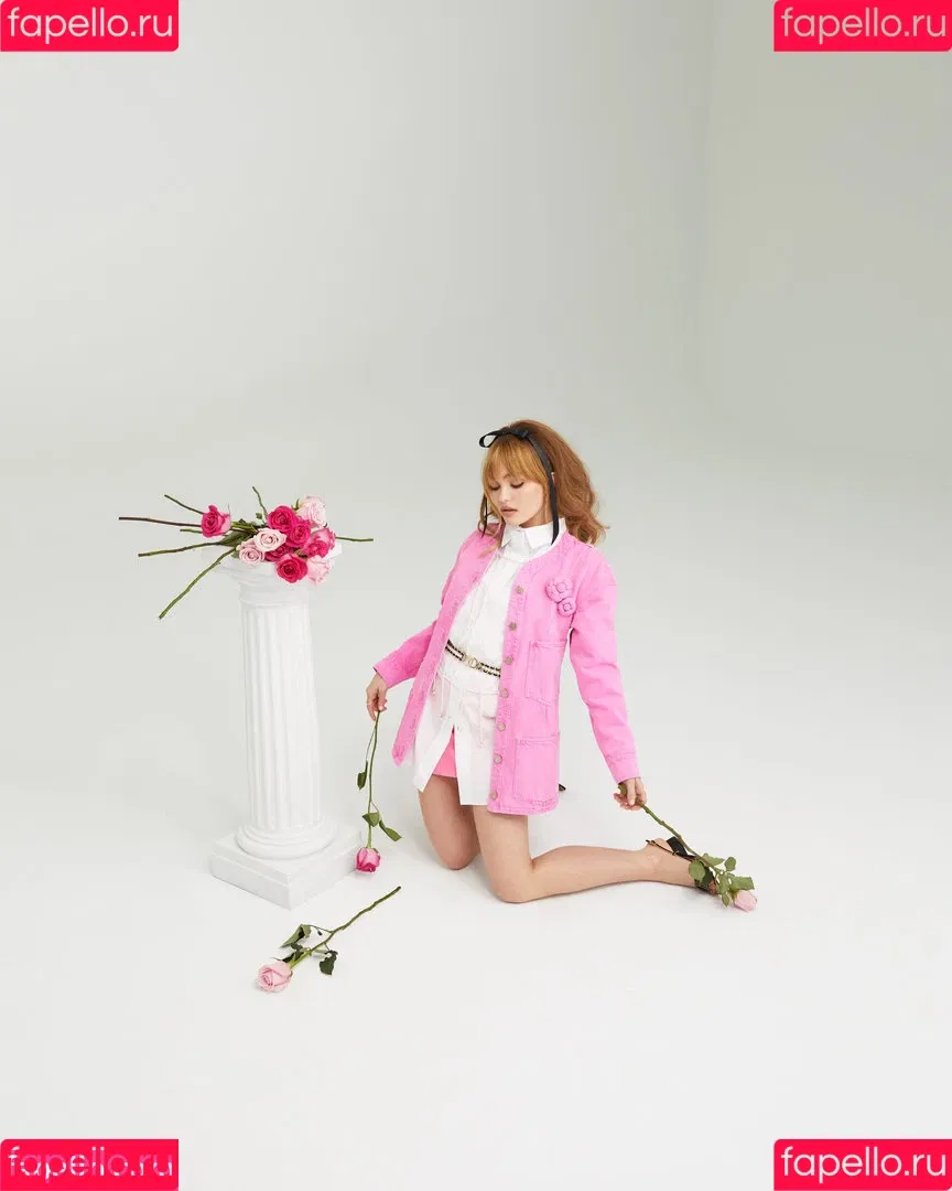 Lily-Rose Depp Onlyfans Photo Gallery 