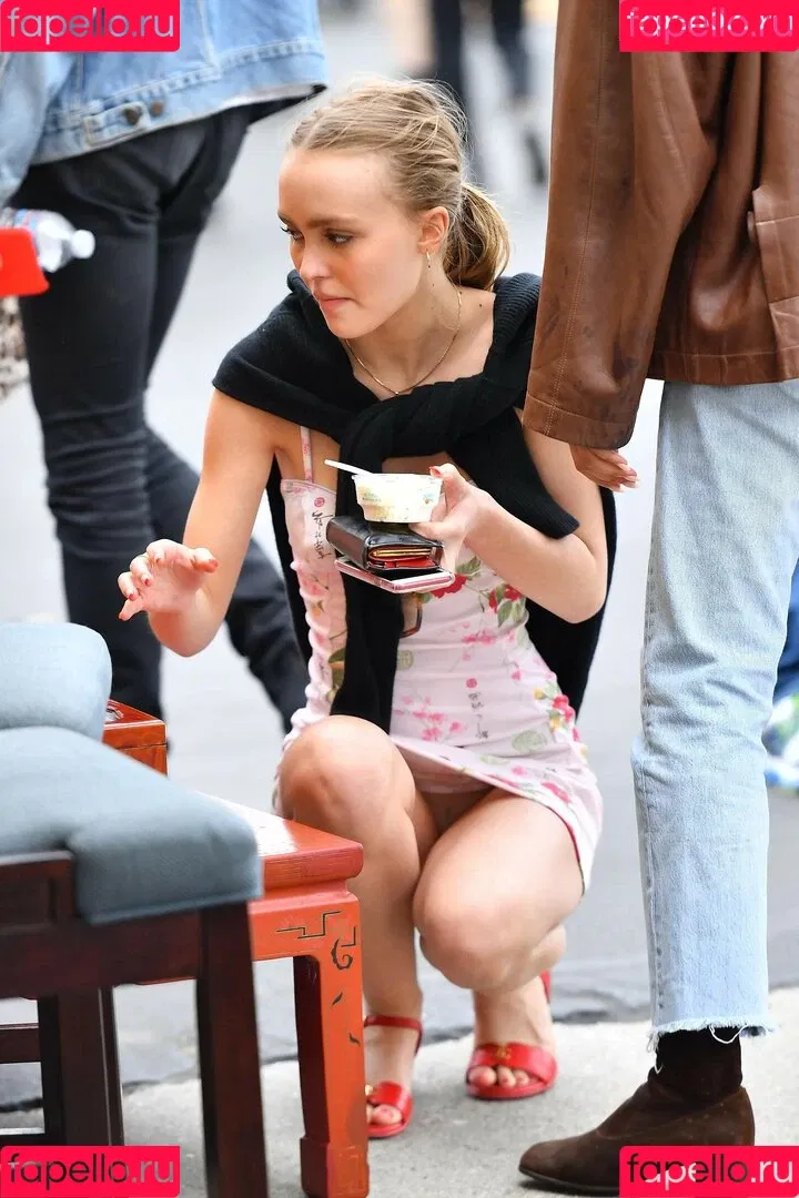 Lily-Rose Depp Onlyfans Photo Gallery 